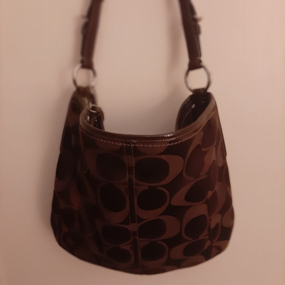 Coach - Picture 3 of 4